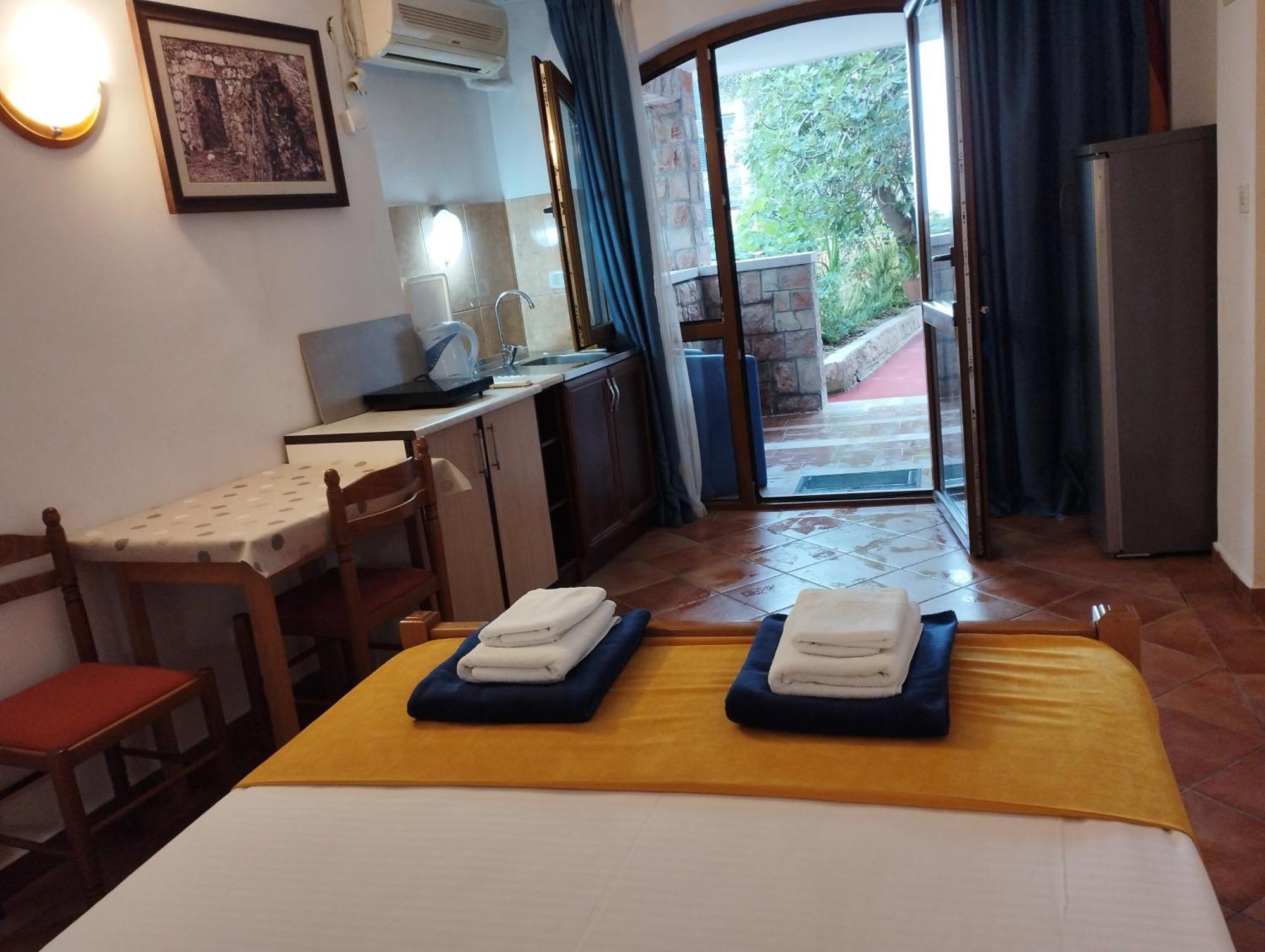 Zoro Apartments Sveti Stefan Oda fotoğraf